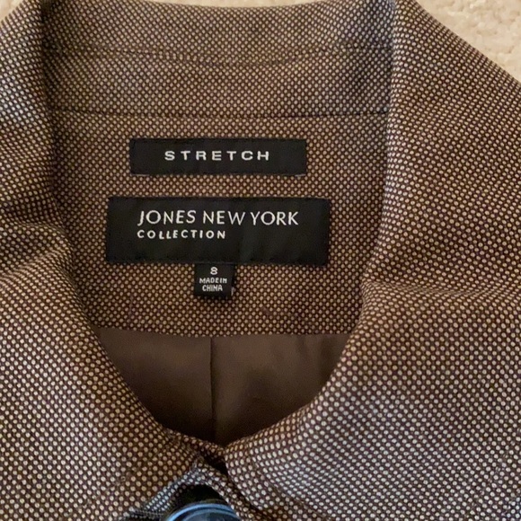 Jones New York ladies taupe suit. - Picture 2 of 3